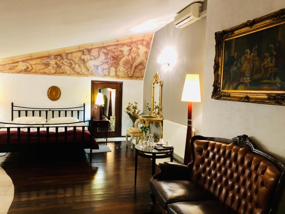 Restauracja - Hotel Mocca D'Oro ミコウフ エクステリア 写真